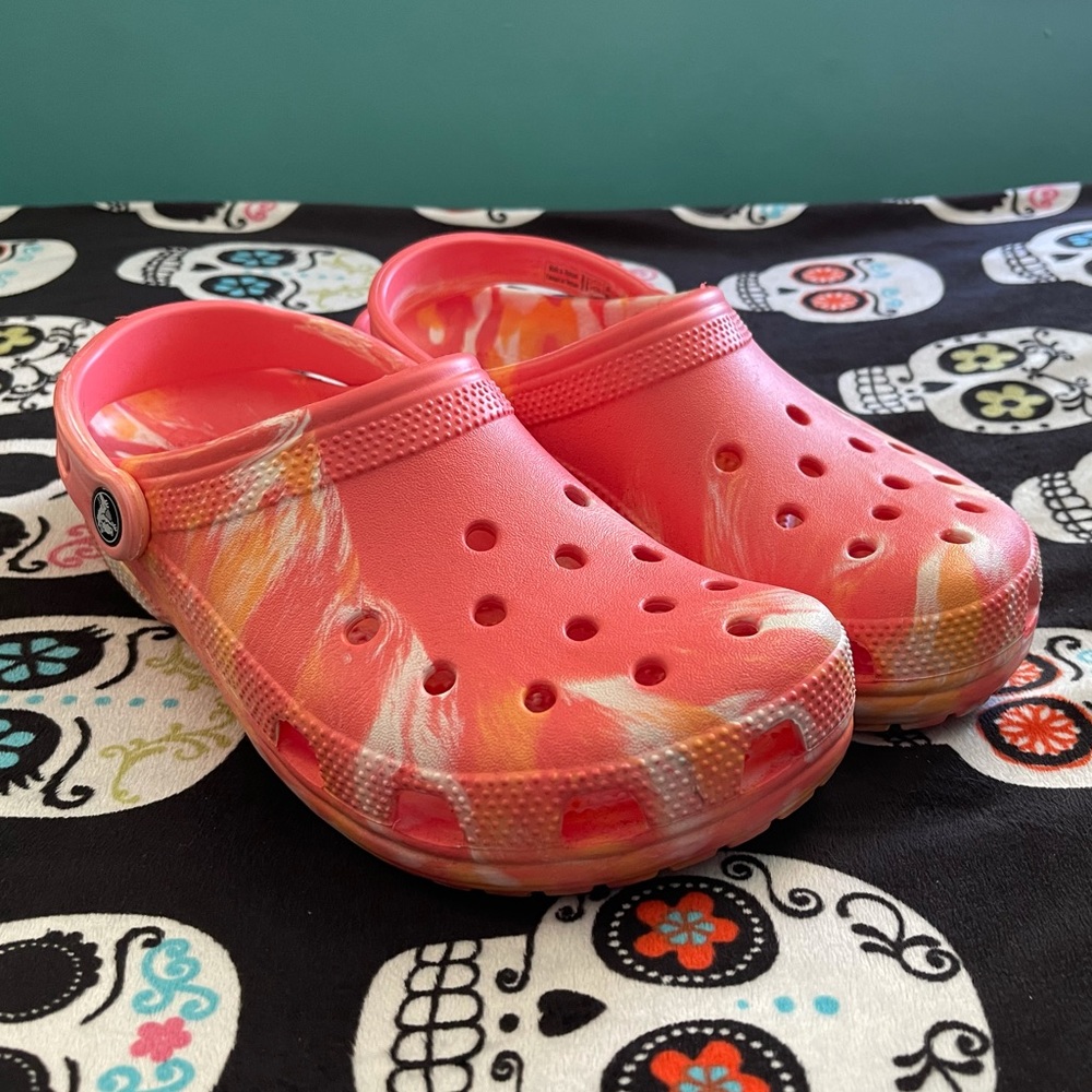 Women’s Coral/Marble Crocs